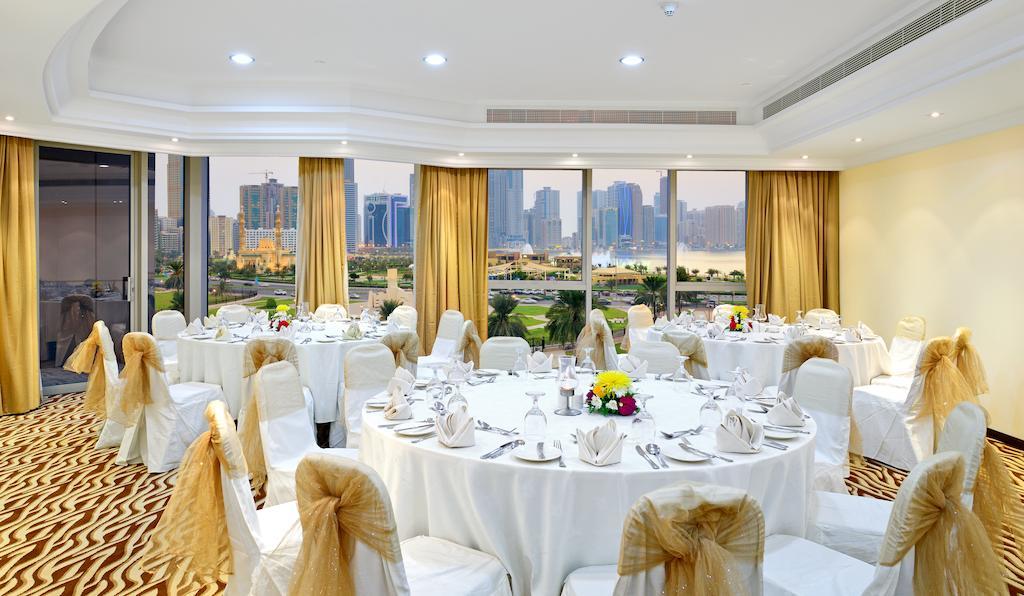 Al Majaz Premiere Hotel Apartments Charjah Extérieur photo